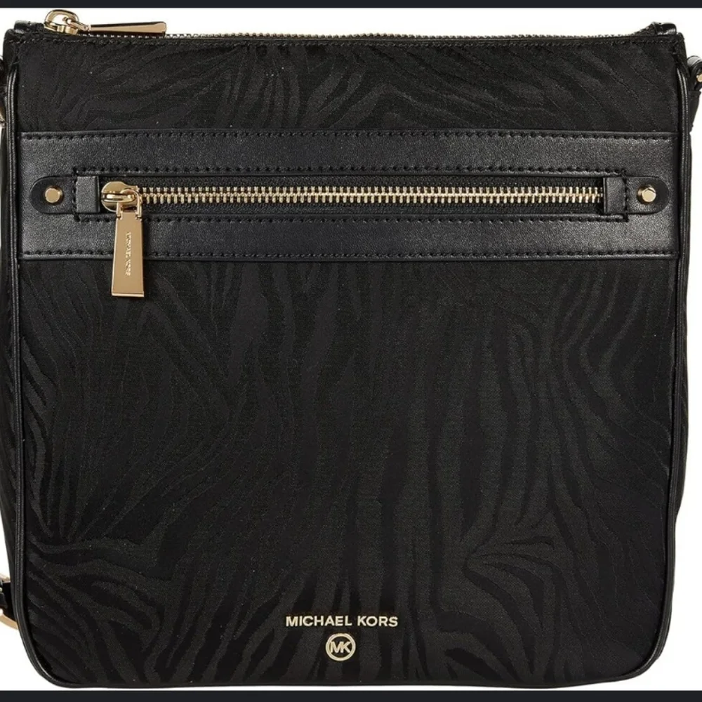 EUC Authentic Michael Kors crossbody purse - Picture 2 of 10